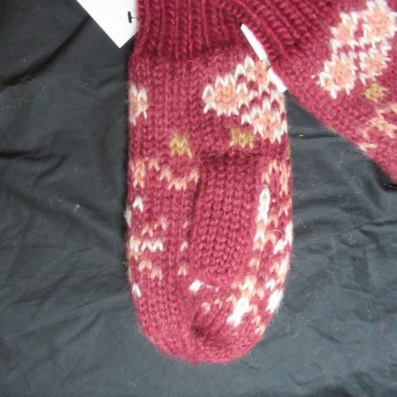 Relisted Sonoma Super cozy hat w pom & mittens retro boho vibe soft cozy yarns - Picture 9 of 12